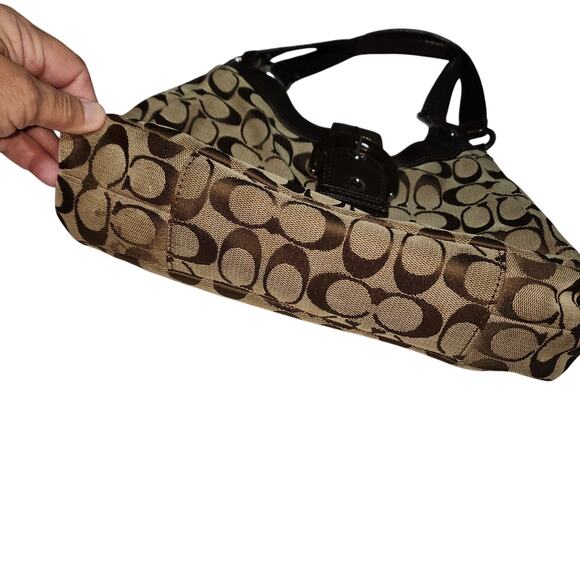 COACH EUC LARGE LYNN TRIPLE SECTION SHOULDER BAG - Picture 2 of 8